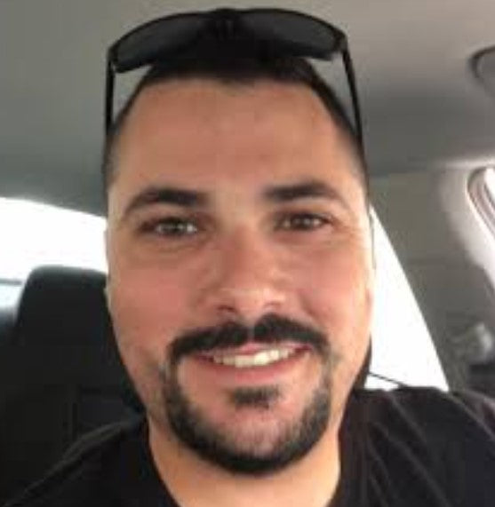 <em><strong>Luis G.</strong></em>